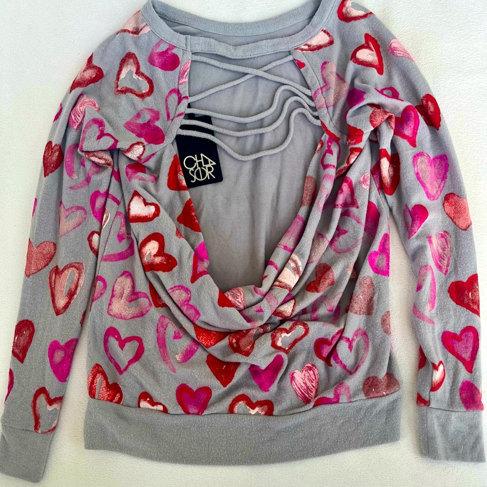 CHASER DRAPED OPEN BACK CRISSCROSSED SUPER SOFT PAINTED HEART SWEATER MEDIUM NWT